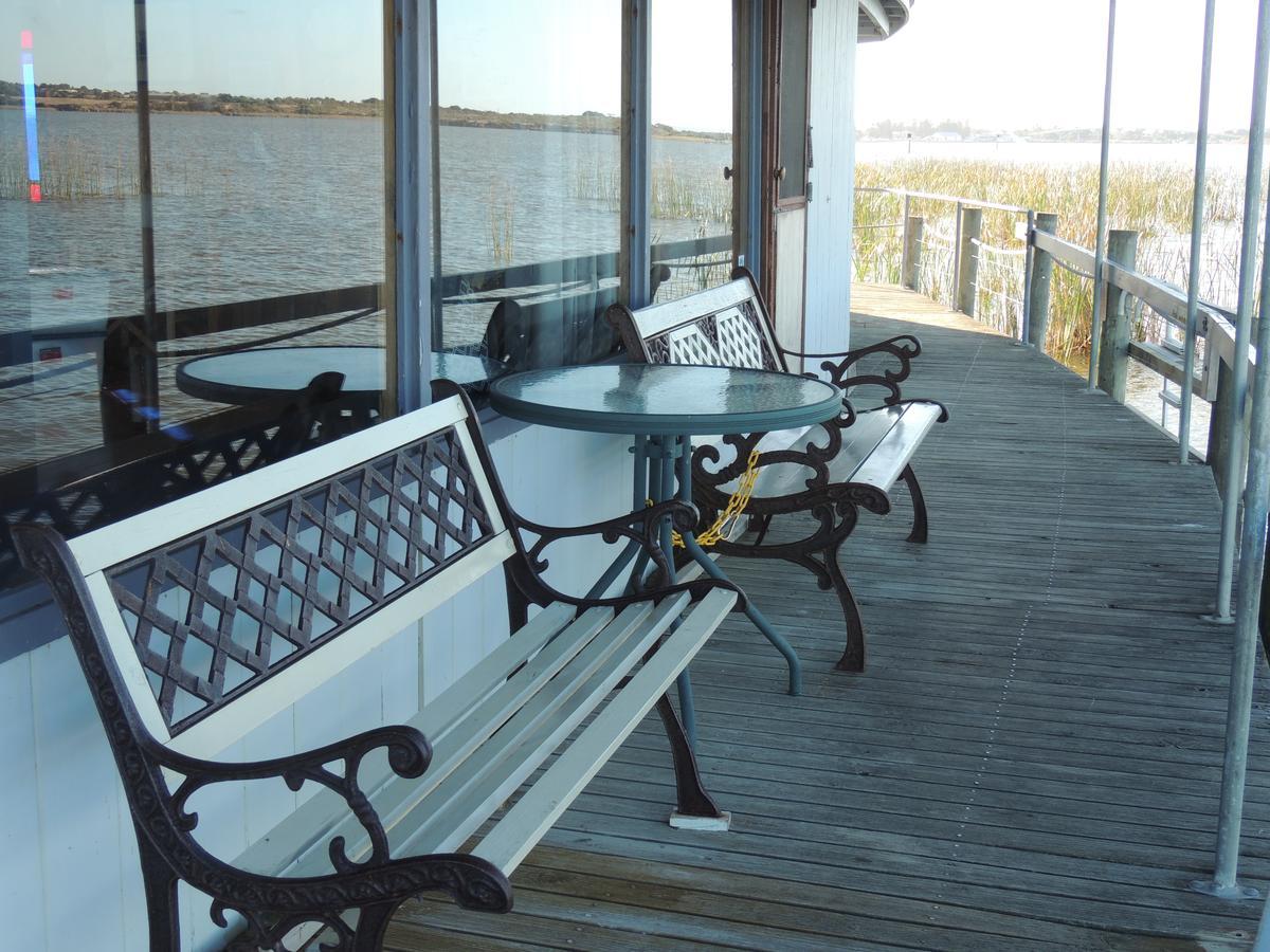 Ps Federal Retreat Paddle Steamer 굴와 외부 사진